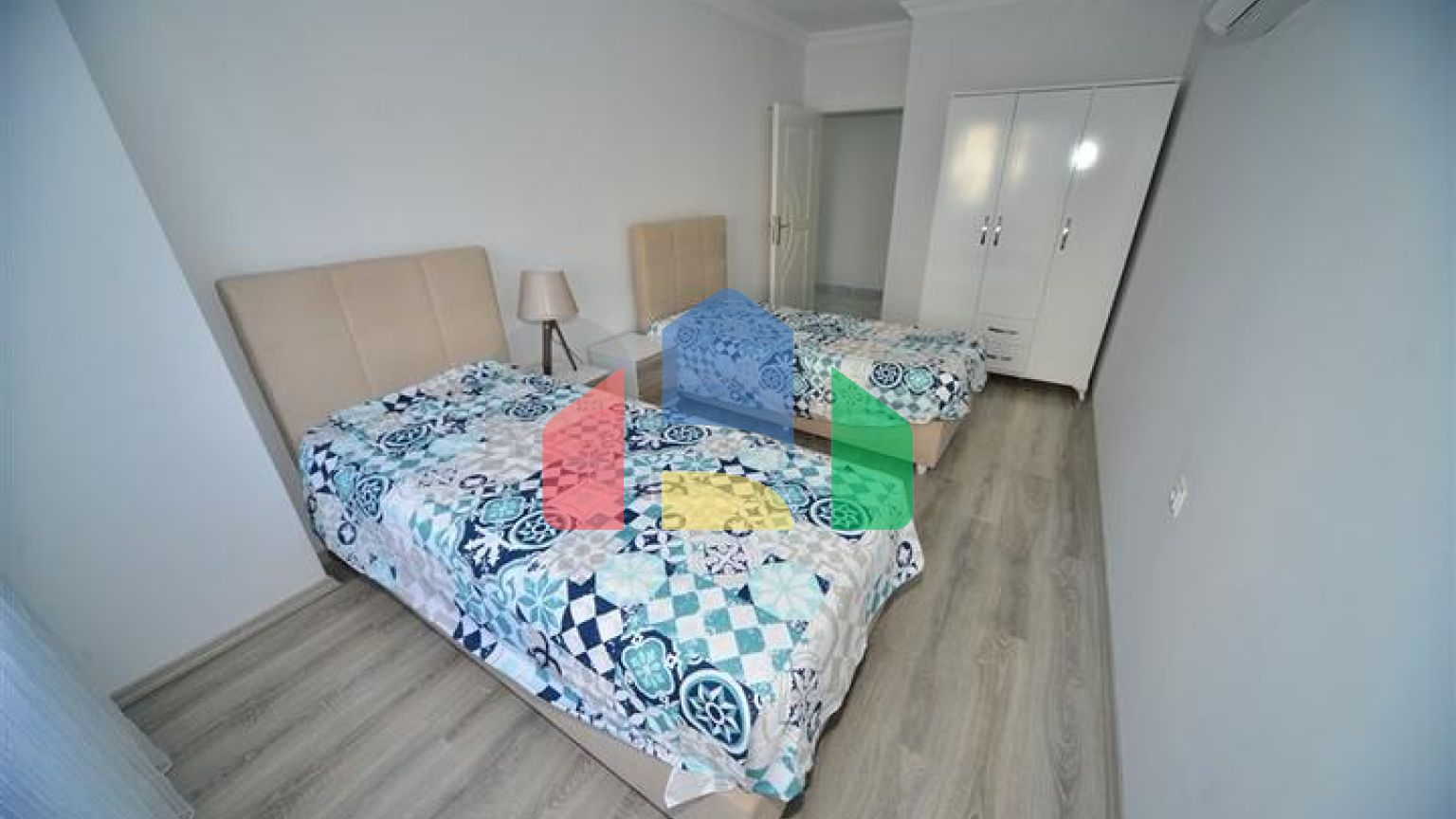 Просторі апартаменти 3 + 1 в Махмутларі