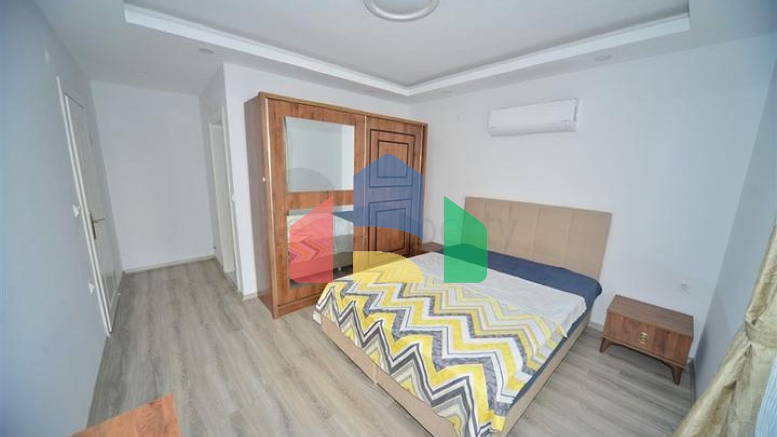 Просторі апартаменти 3 + 1 в Махмутларі