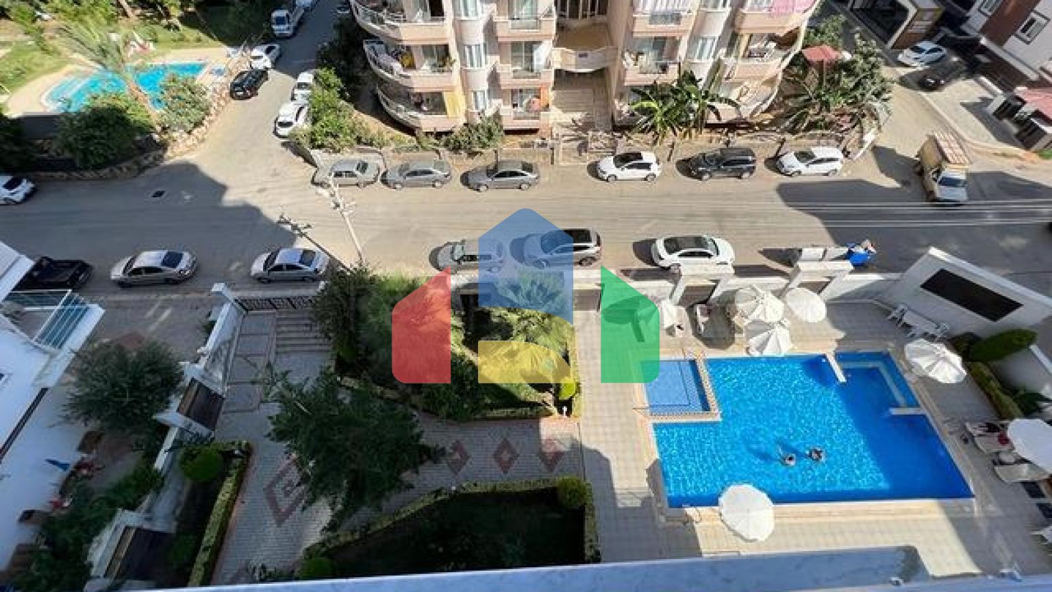 Меблированная трехкомнатная квартира в Махмутларе