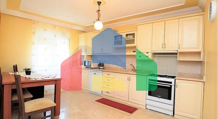 Квартира для большой семьи в комплексе в Махмутларе