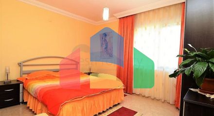 Квартира для большой семьи в комплексе в Махмутларе