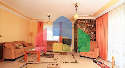 Квартира для большой семьи в комплексе в Махмутларе