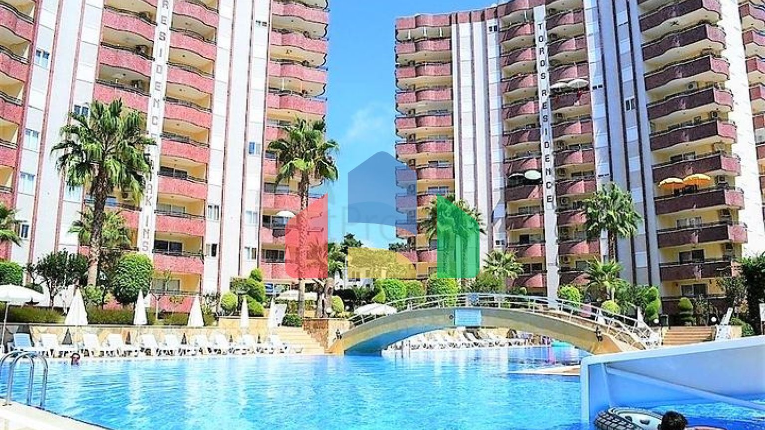 Квартира для большой семьи в комплексе в Махмутларе