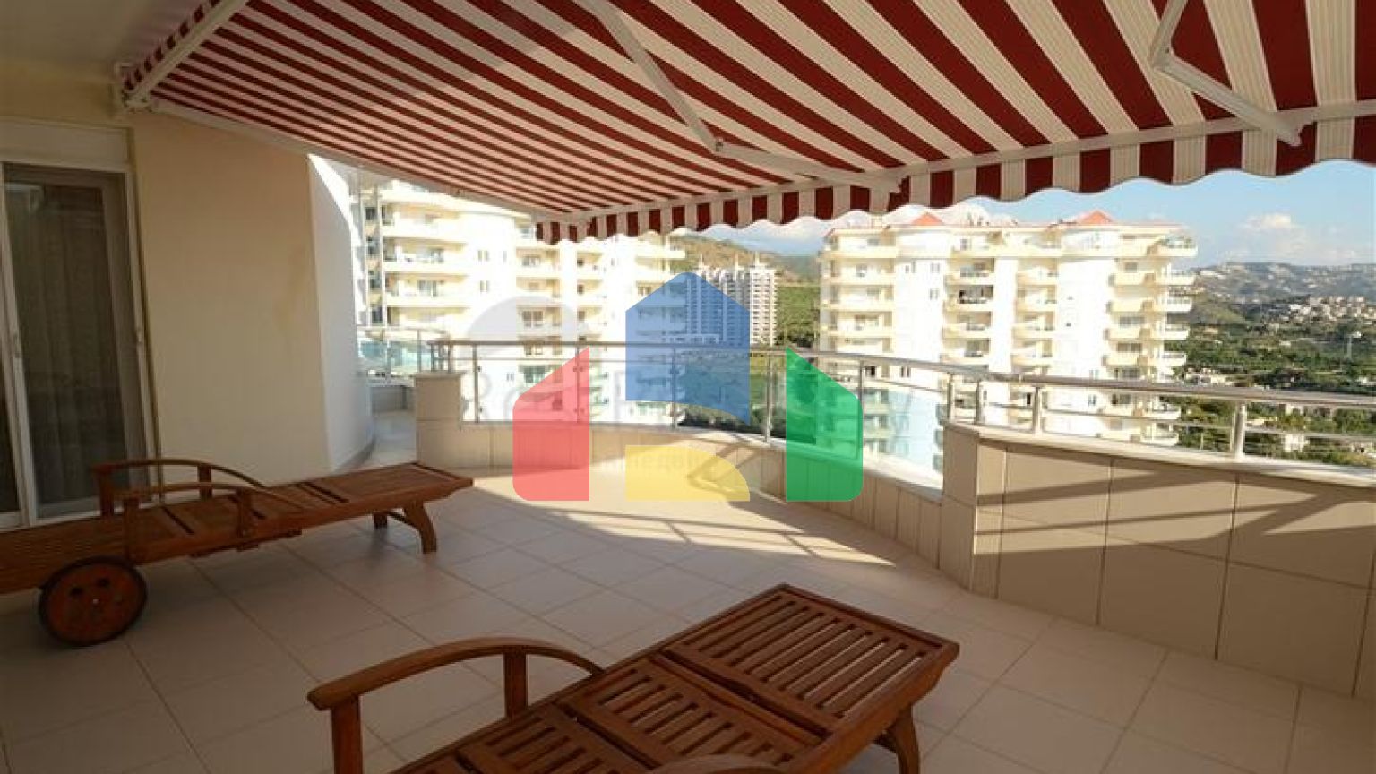 Дуплекс для большой семьи в Махмутларе