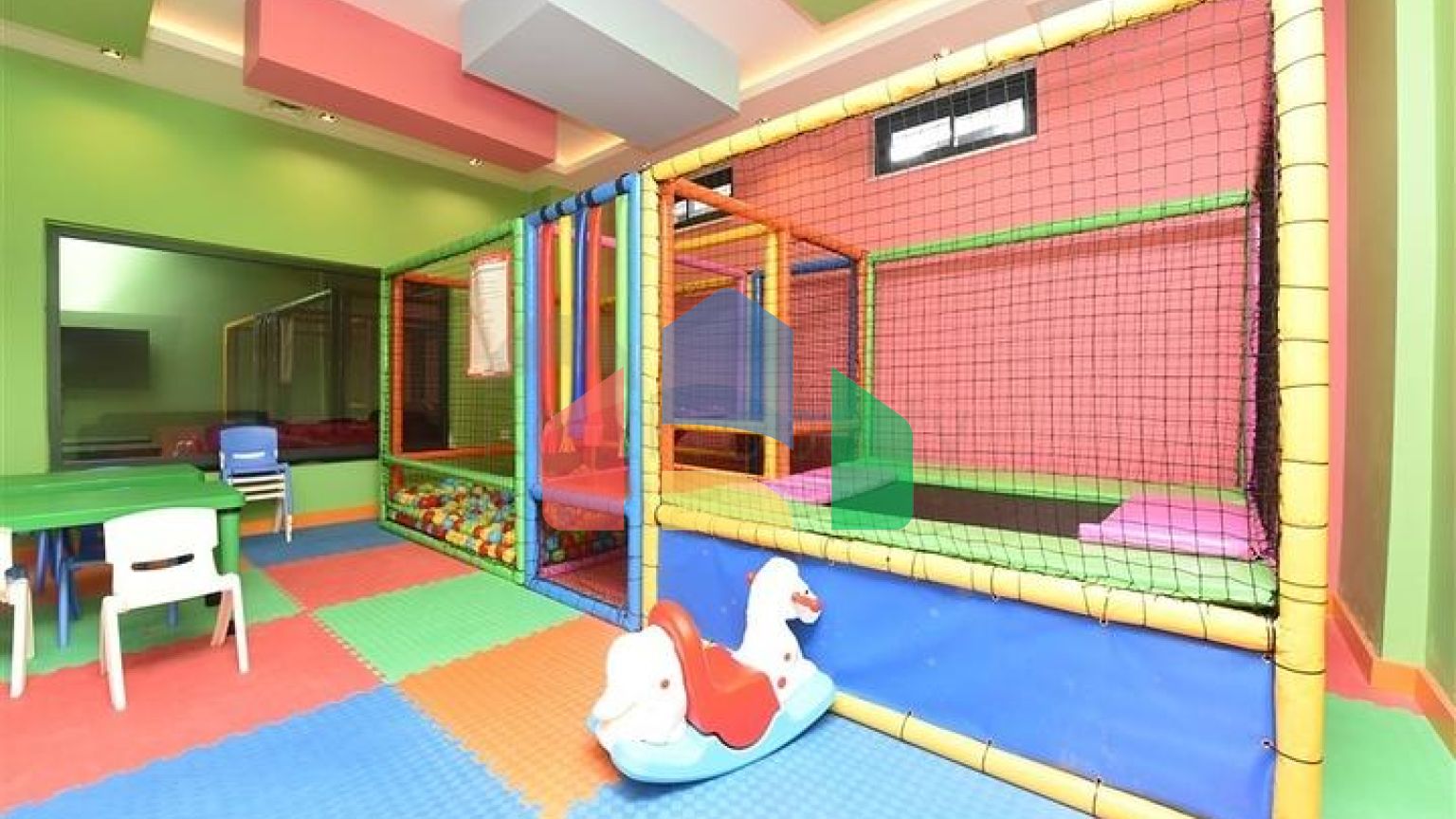 Апартаменти 2+1 в елітному житловому комплексі в Махмутларі