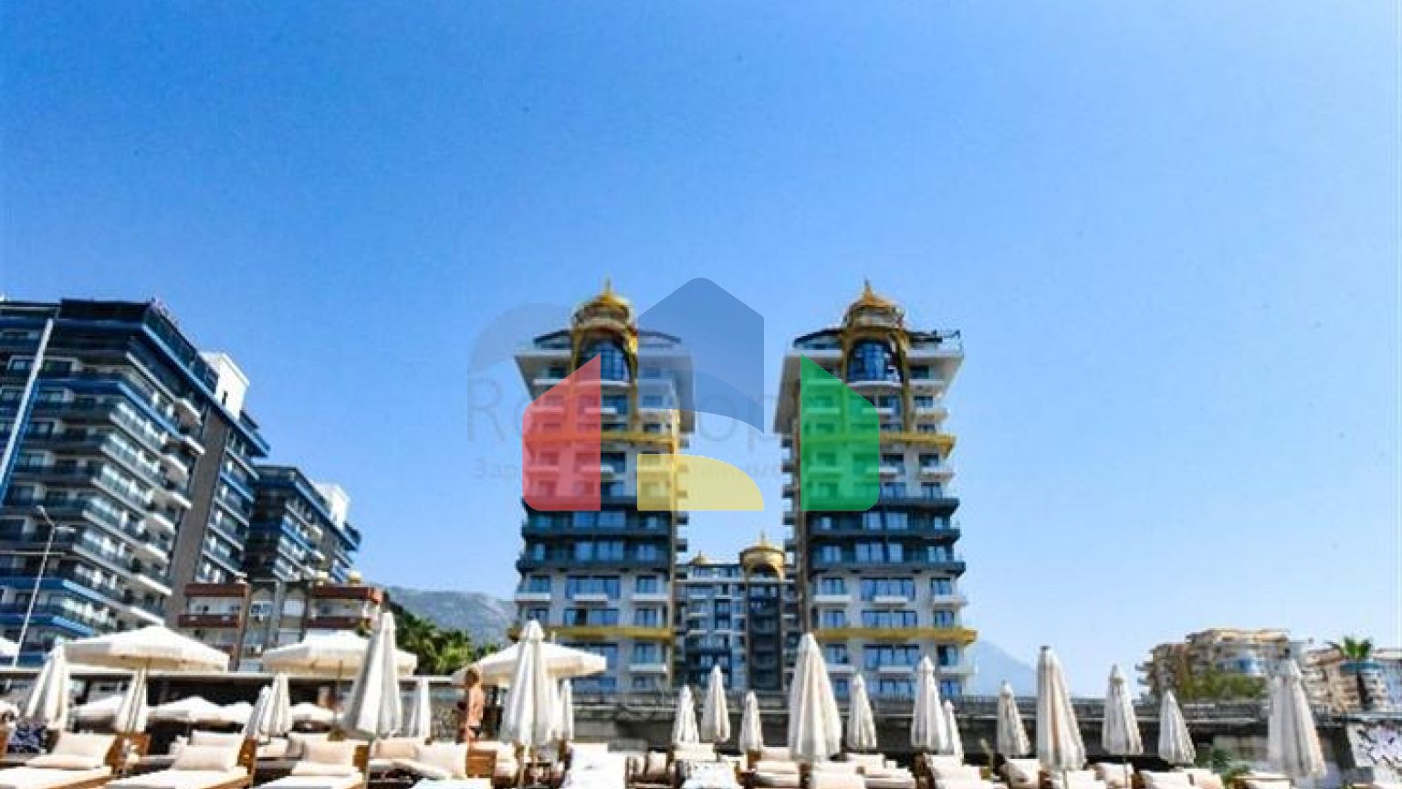 Двухкомнатная квартира в комплексе на первой линии в Махмутларе