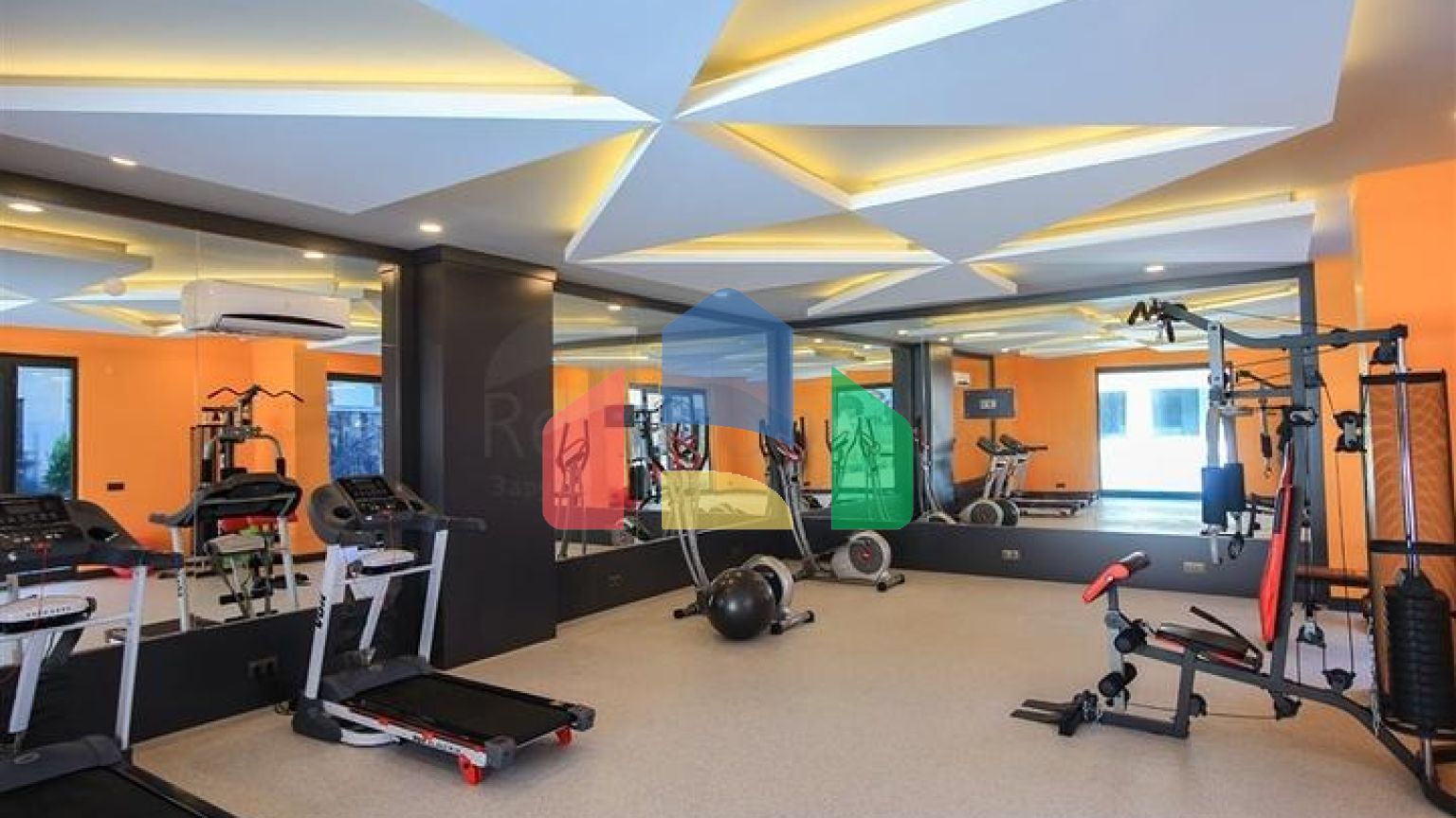 Новый комплекс на первой линии Махмутлара