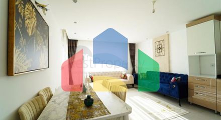 Простора квартира 2 + 1 в районі Махмутлар