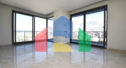 Величезна видова квартира 3 + 1 на першій береговій лінії