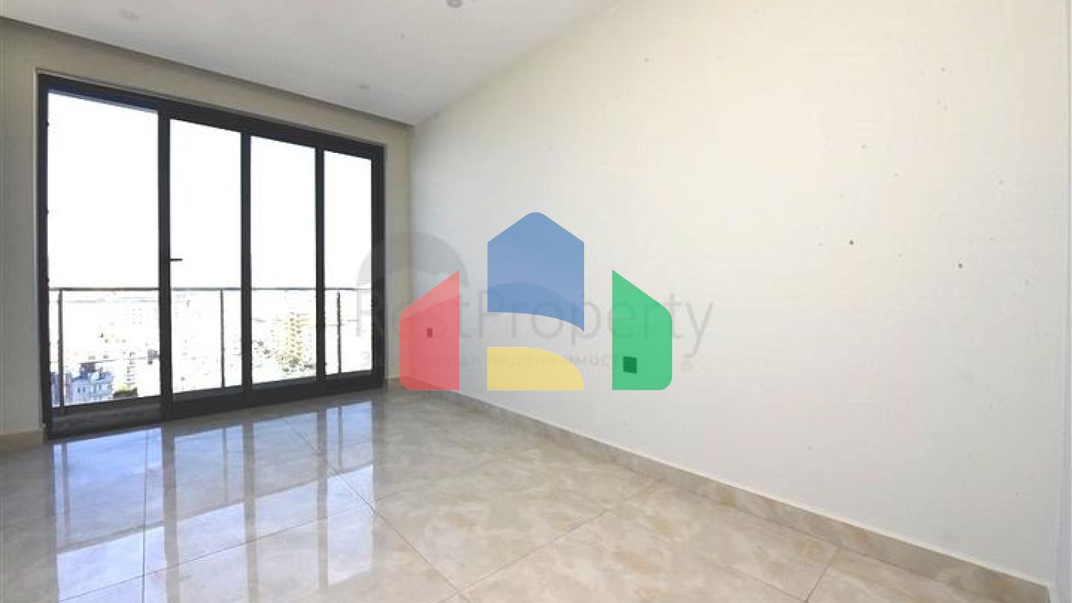 Огромная видовая квартира 3+1 на первой береговой линии