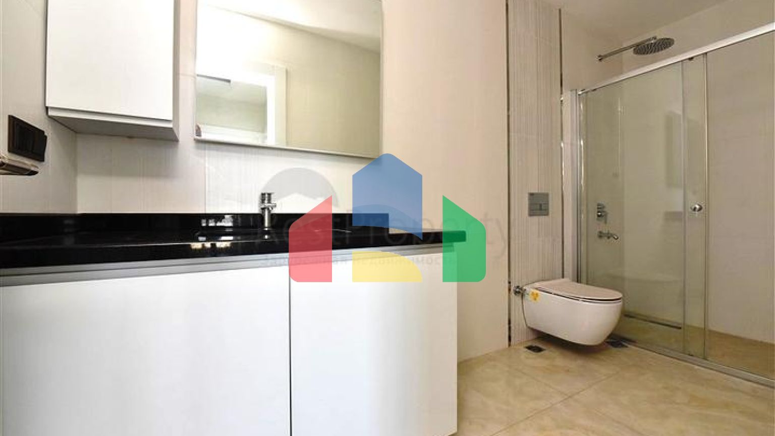 Огромная видовая квартира 3+1 на первой береговой линии