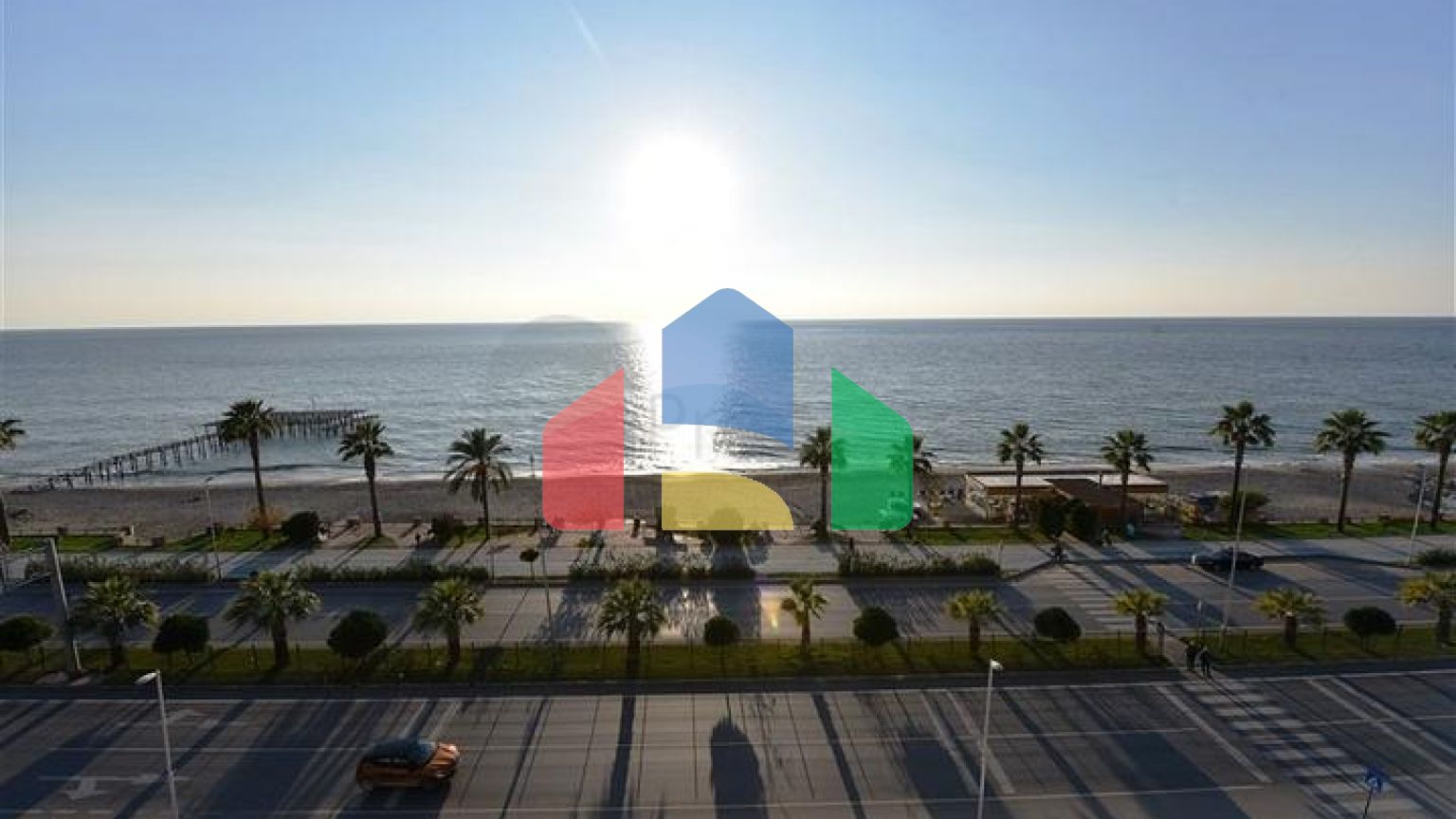 Простора трикімнатна квартира на першій береговій лінії