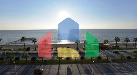 Простора трикімнатна квартира на першій береговій лінії Простора трикімнатна квартира на першій береговій лінії