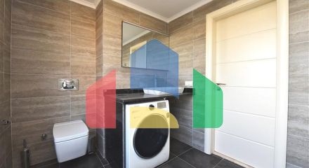 Простора трикімнатна квартира на першій береговій лінії Простора трикімнатна квартира на першій береговій лінії