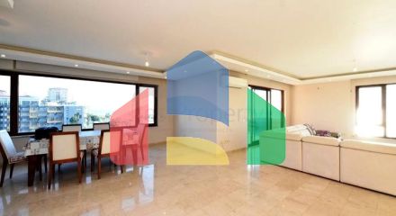 Простора трикімнатна квартира на першій береговій лінії Простора трикімнатна квартира на першій береговій лінії