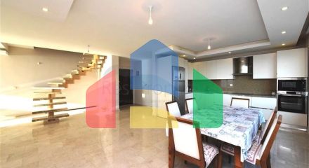 Простора трикімнатна квартира на першій береговій лінії Простора трикімнатна квартира на першій береговій лінії