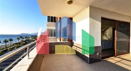 Простора трикімнатна квартира на першій береговій лінії Простора трикімнатна квартира на першій береговій лінії