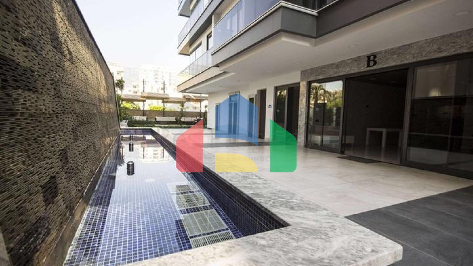 Квартира 2 + 1 з панорамним видом на море в районі Махмутлар