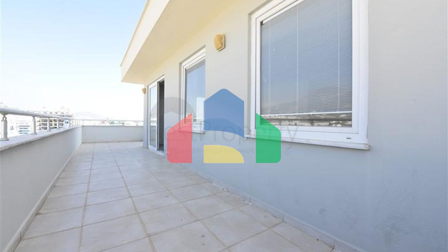 Квартира планировкой 4+1 с отдельной кухней в Махмутларе