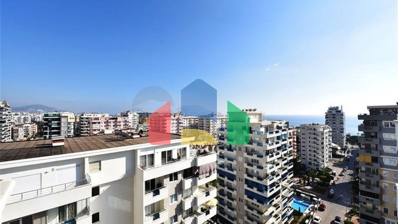 Квартира планировкой 4+1 с отдельной кухней в Махмутларе