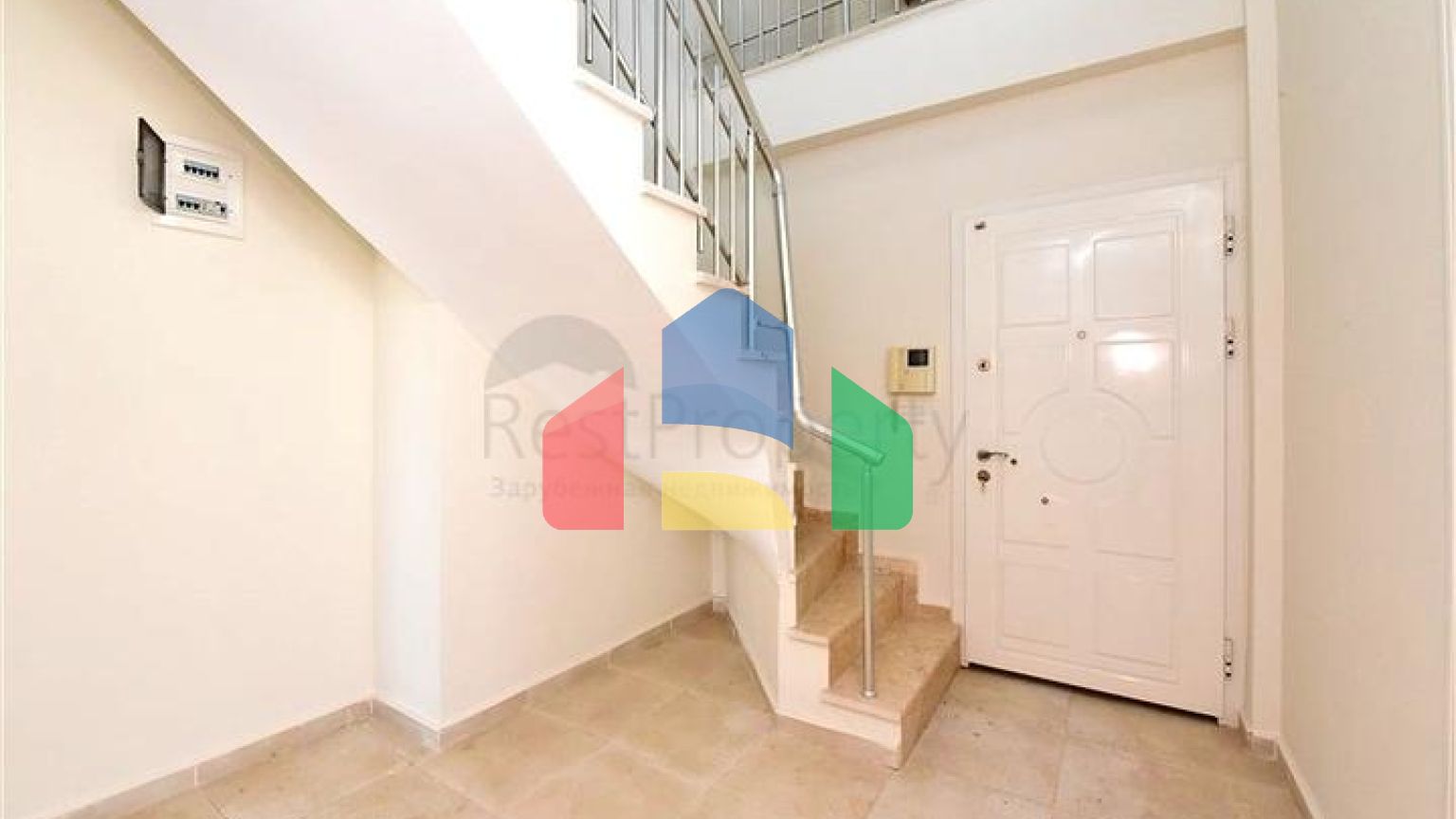 Квартира планировкой 4+1 с отдельной кухней в Махмутларе