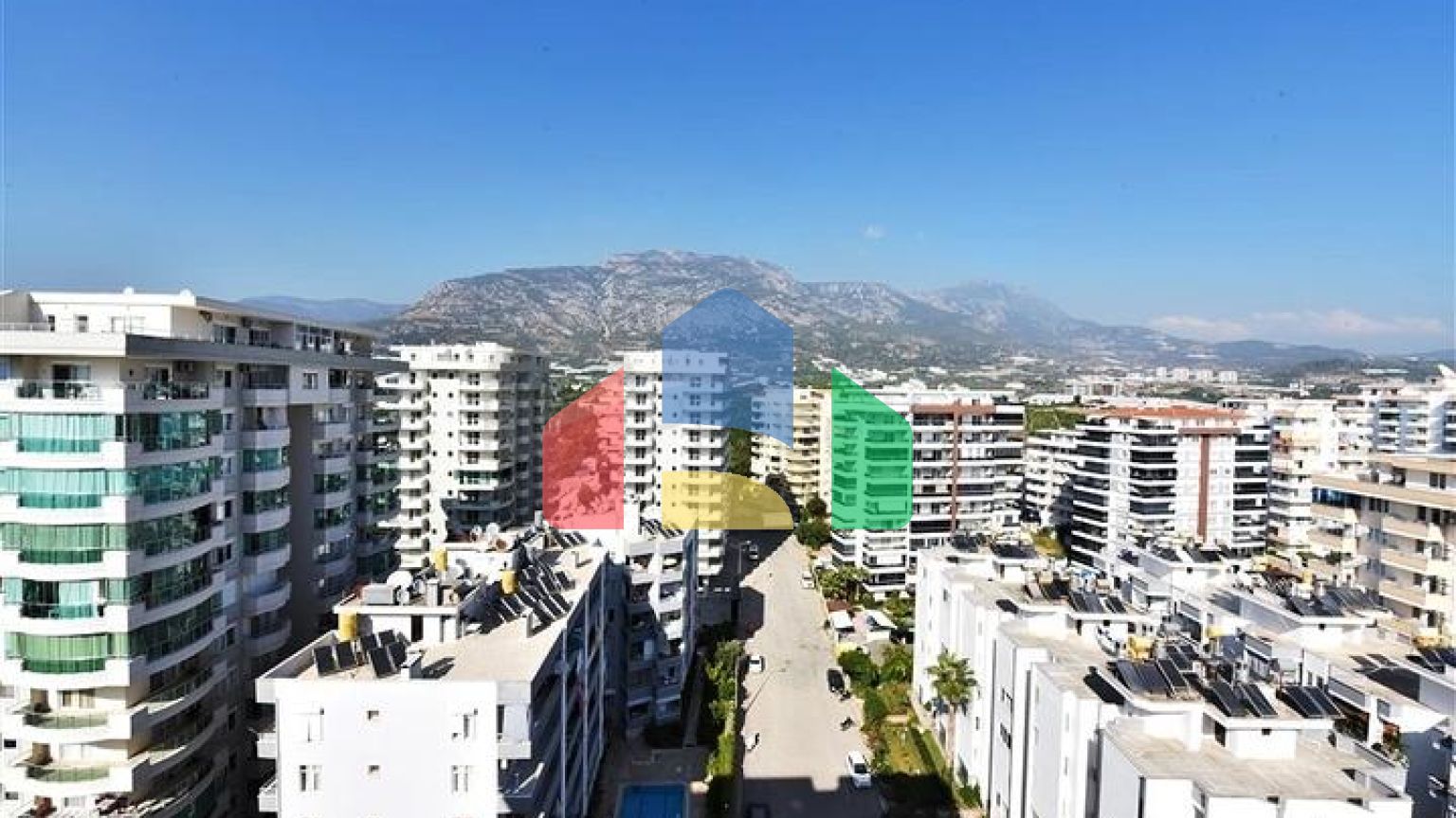 Квартира планировкой 4+1 с отдельной кухней в Махмутларе