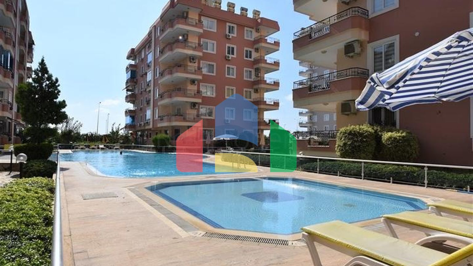 Трикімнатні апартаменти в Махмутларі