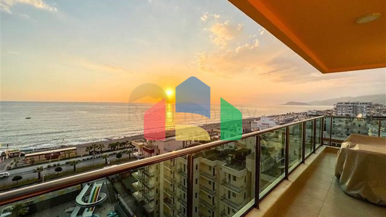 Видовая квартира 2+1 в комплексе на первой линии