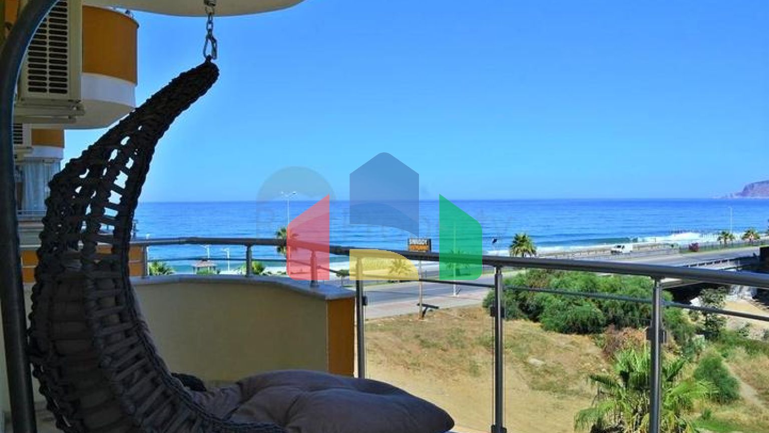 Квартира 2+1 с видом на море в районе Махмутлар