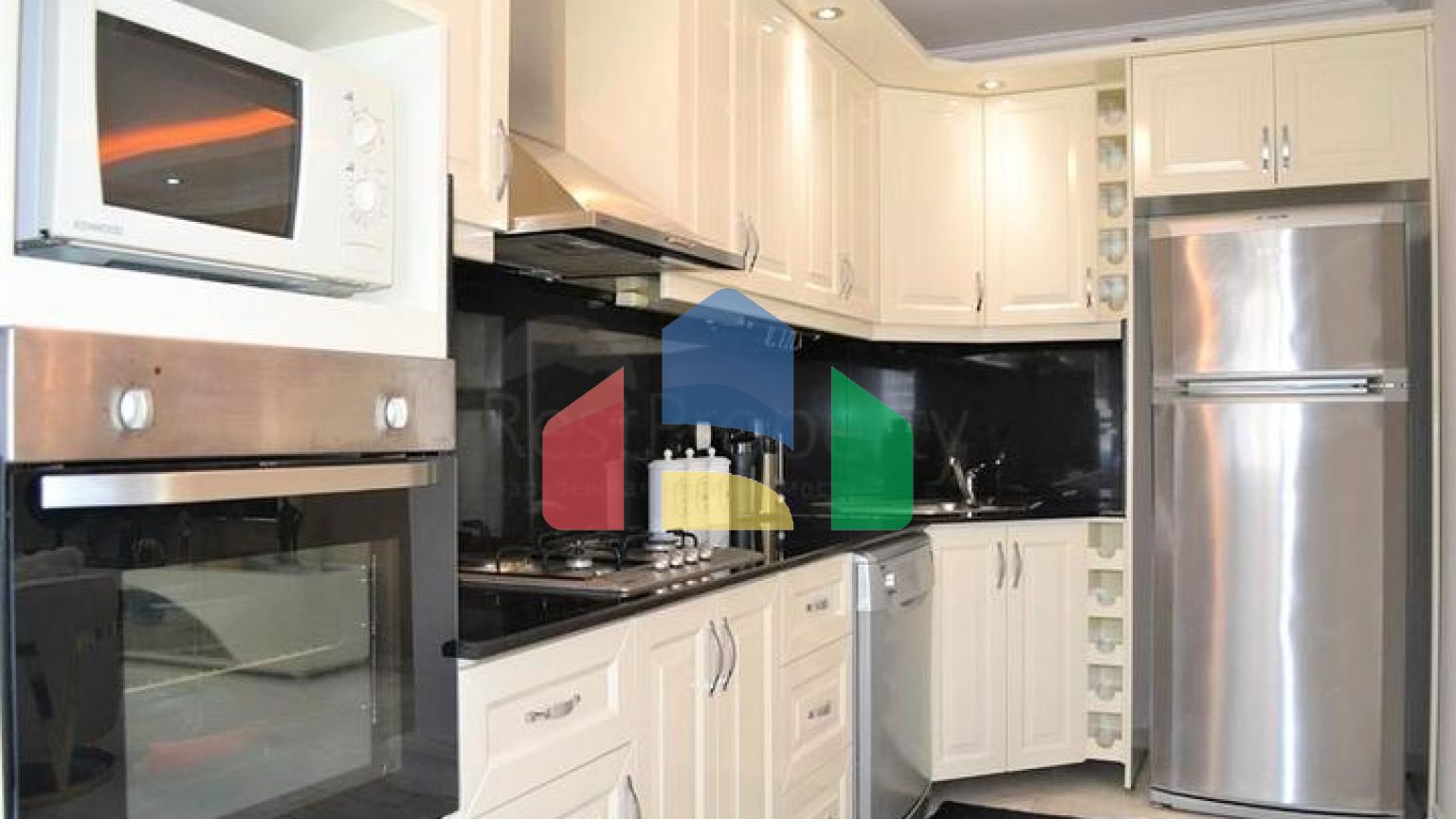 Квартира 2+1 с видом на море в районе Махмутлар