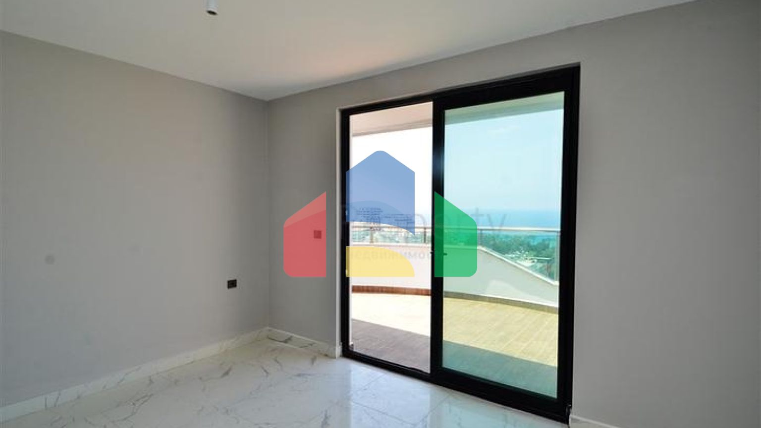 Трехкомнатный пентхаус в районе Махмутлар