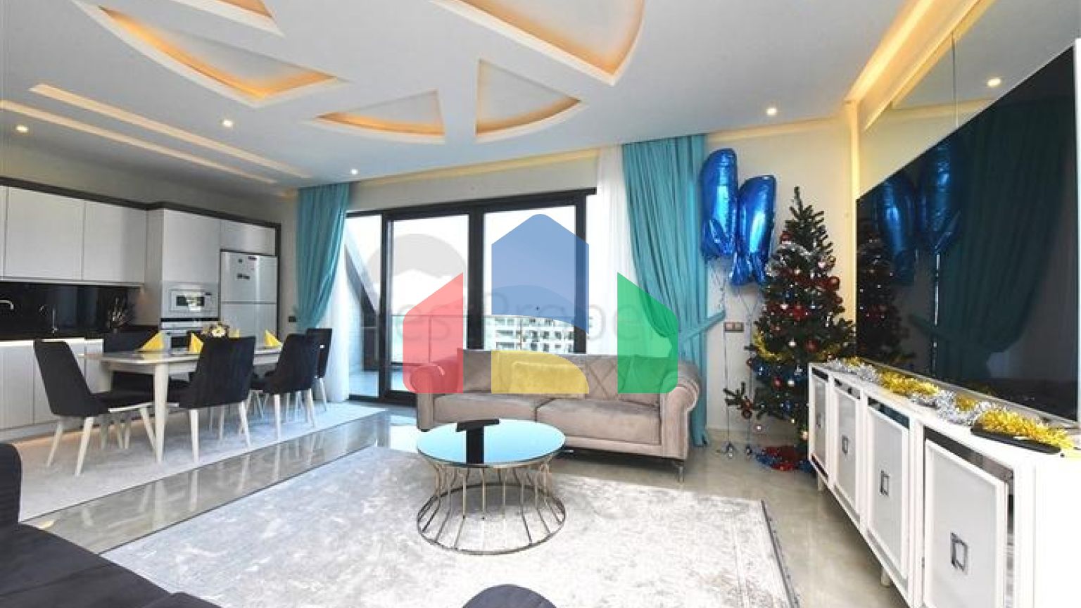 Пентхаус планировкой 2+1 на первой береговой линии в районе Махмутлар