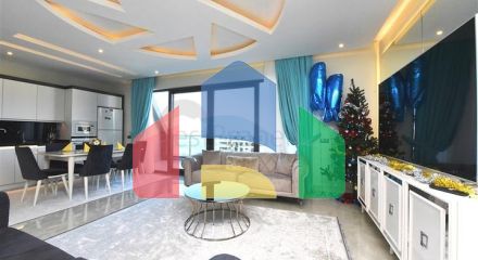 Пентхаус планировкой 2+1 на первой береговой линии в районе Махмутлар