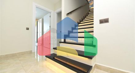 Пентхаус планировкой 2+1 на первой береговой линии в районе Махмутлар