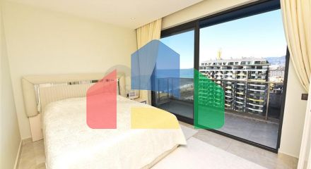 Пентхаус планировкой 2+1 на первой береговой линии в районе Махмутлар