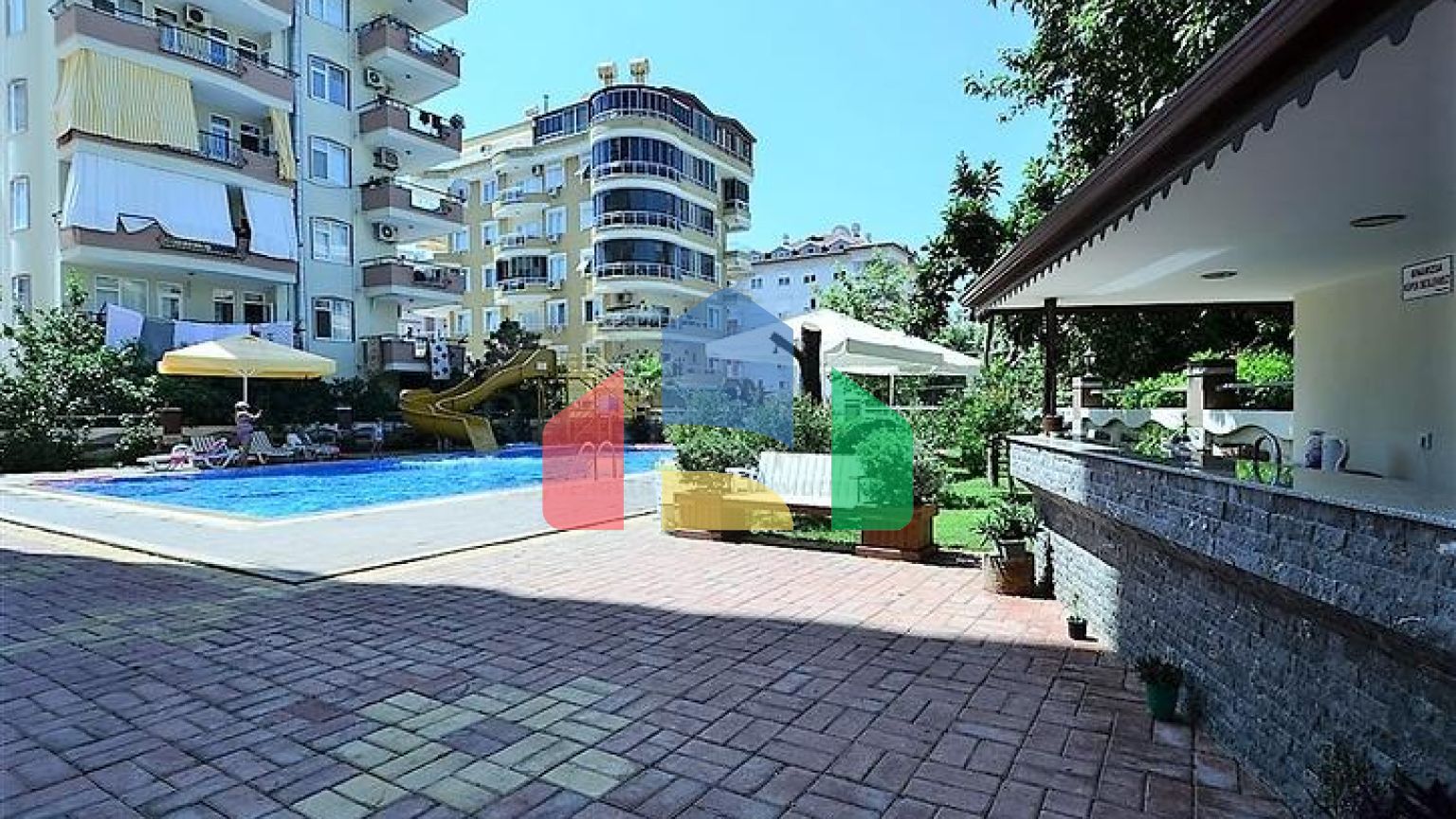 Просторі апартаменти в Махмутларі