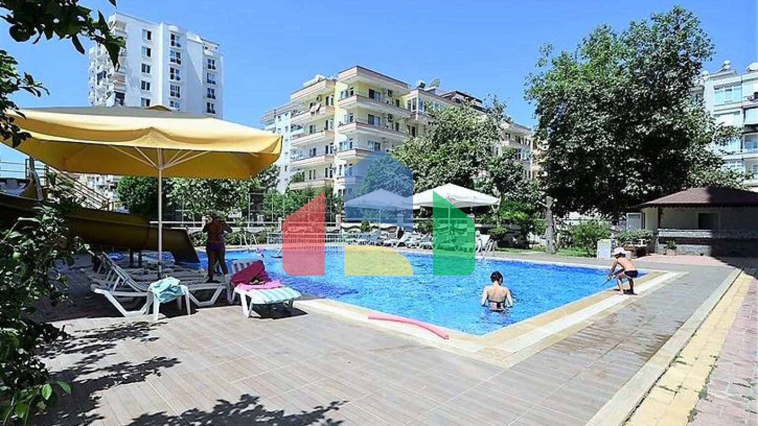 Просторі апартаменти в Махмутларі