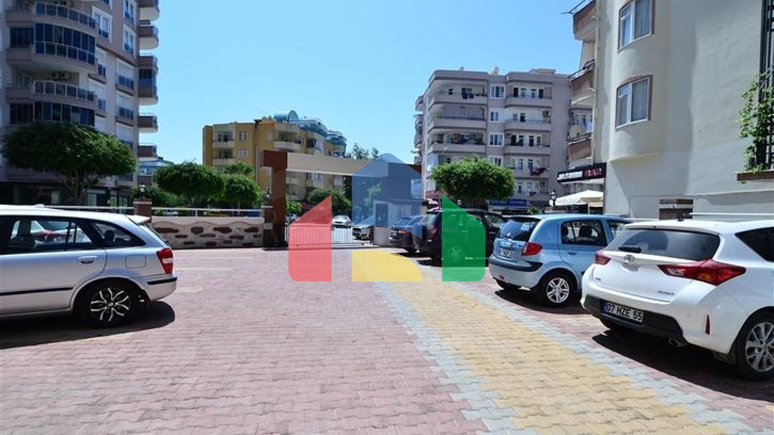 Просторі апартаменти в Махмутларі