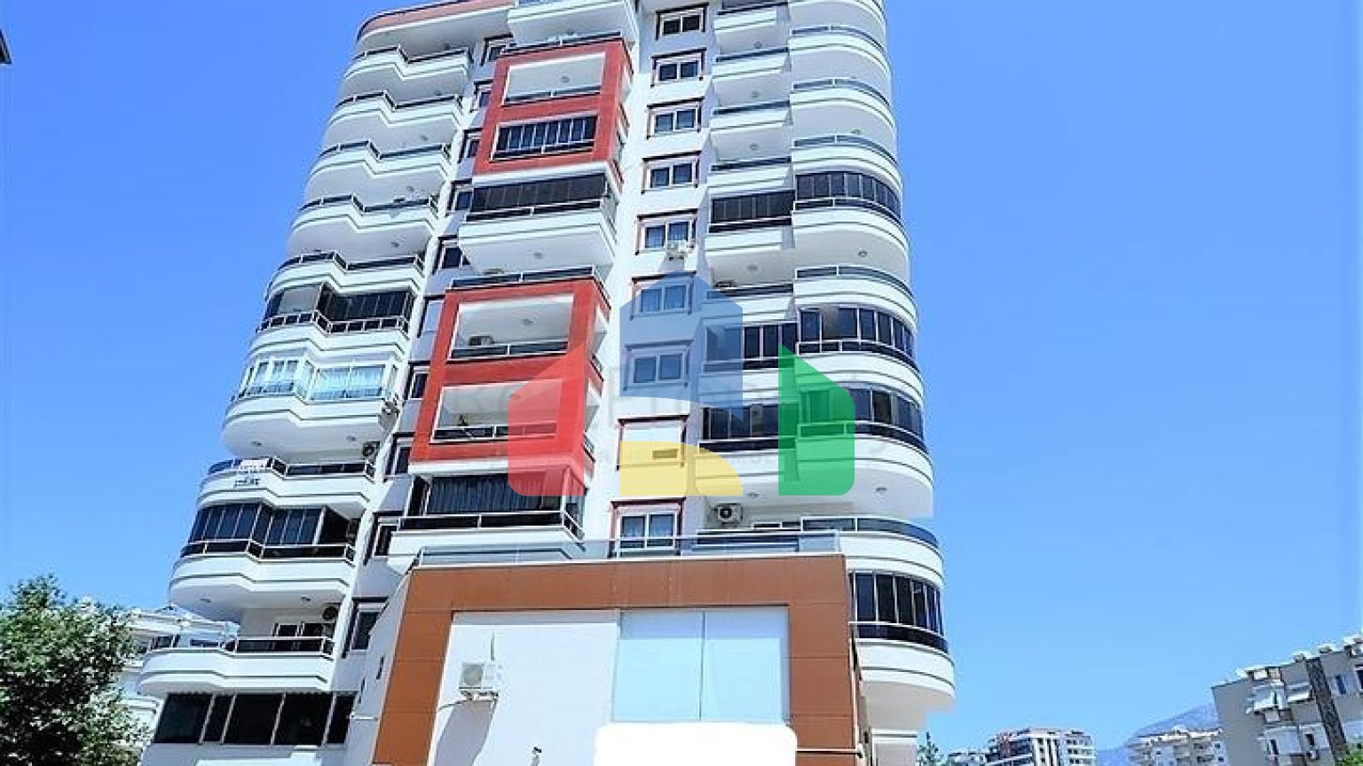 Просторі апартаменти в Махмутларі