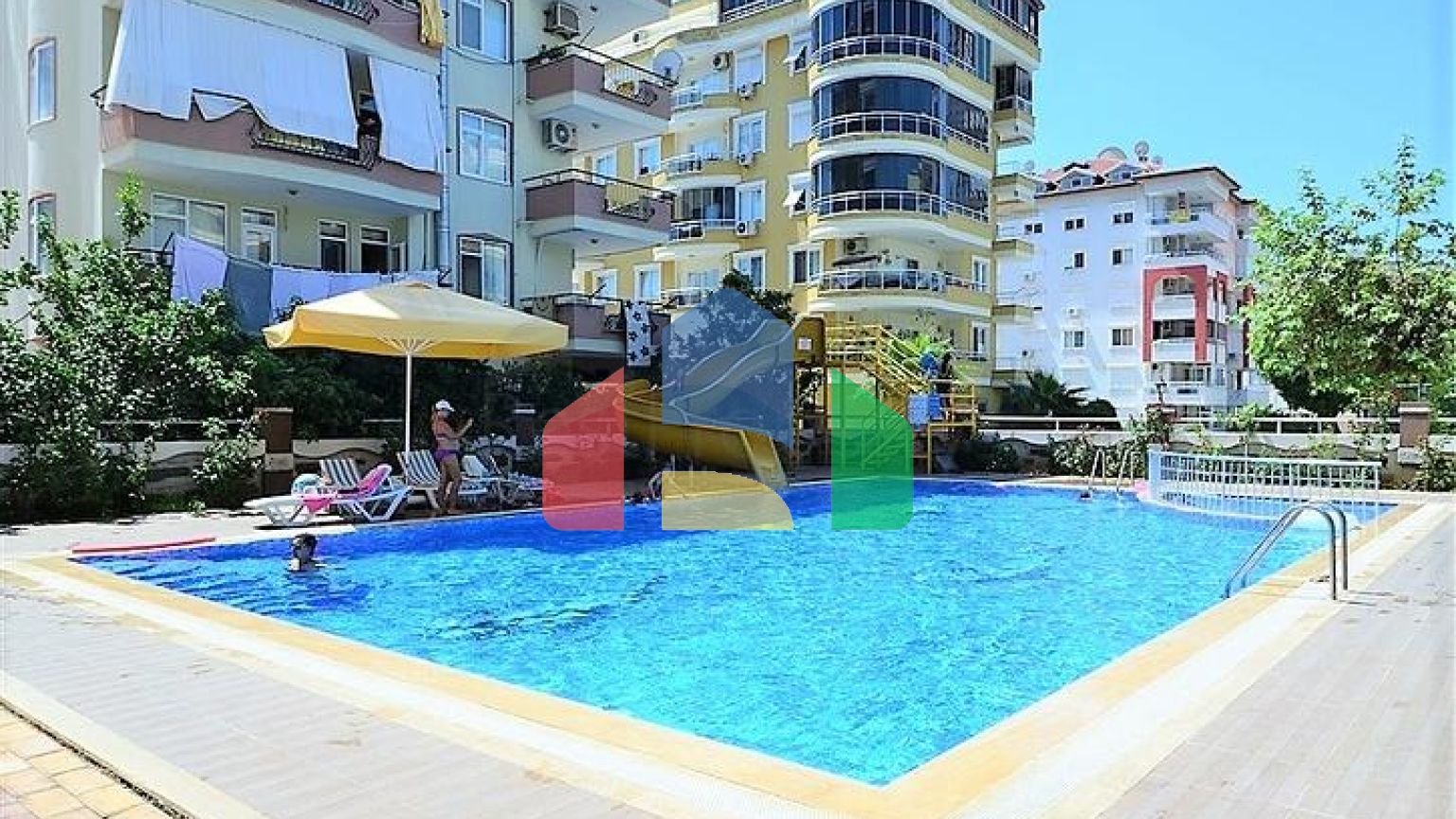 Просторі апартаменти в Махмутларі