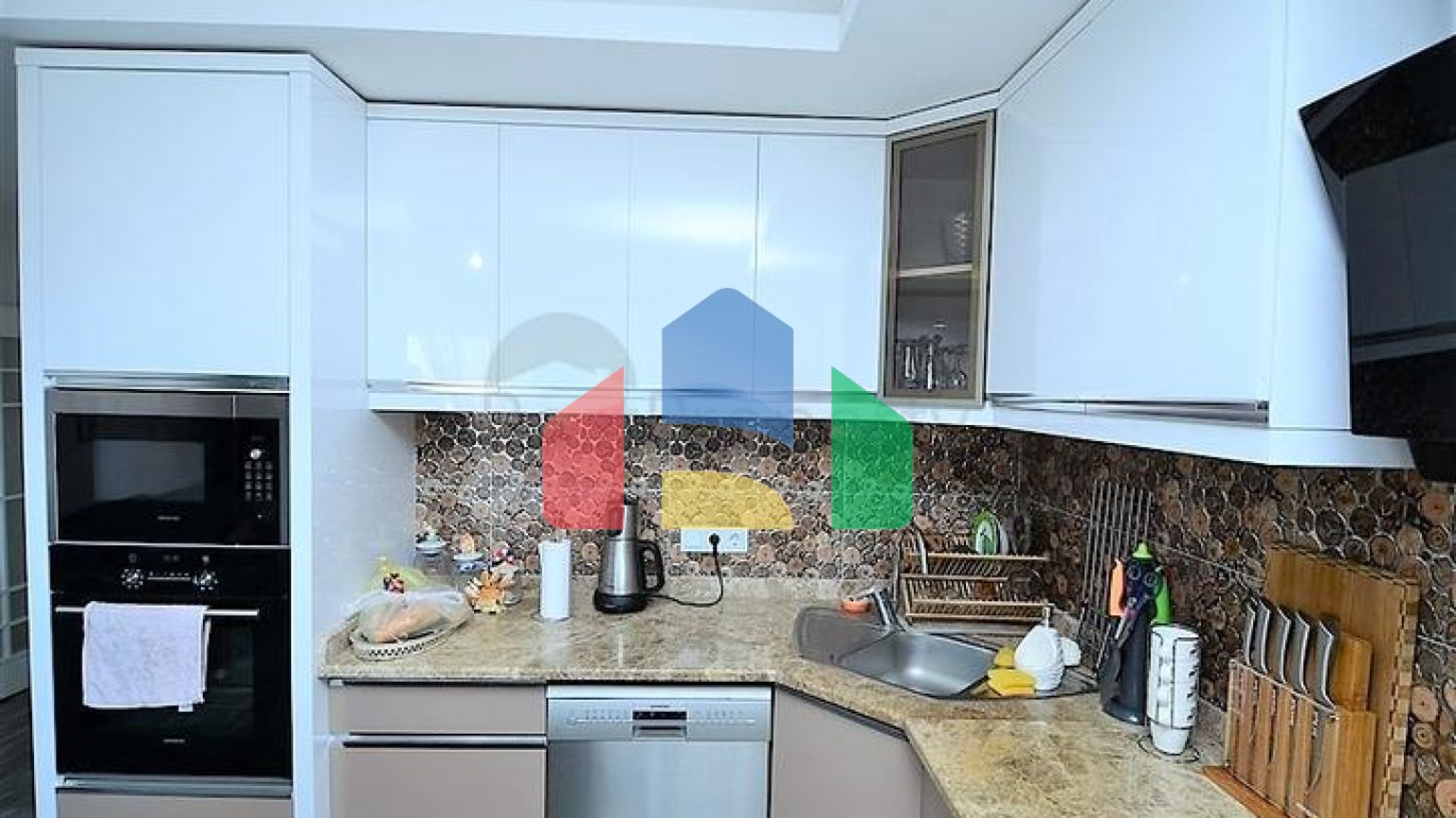 Просторі апартаменти в Махмутларі