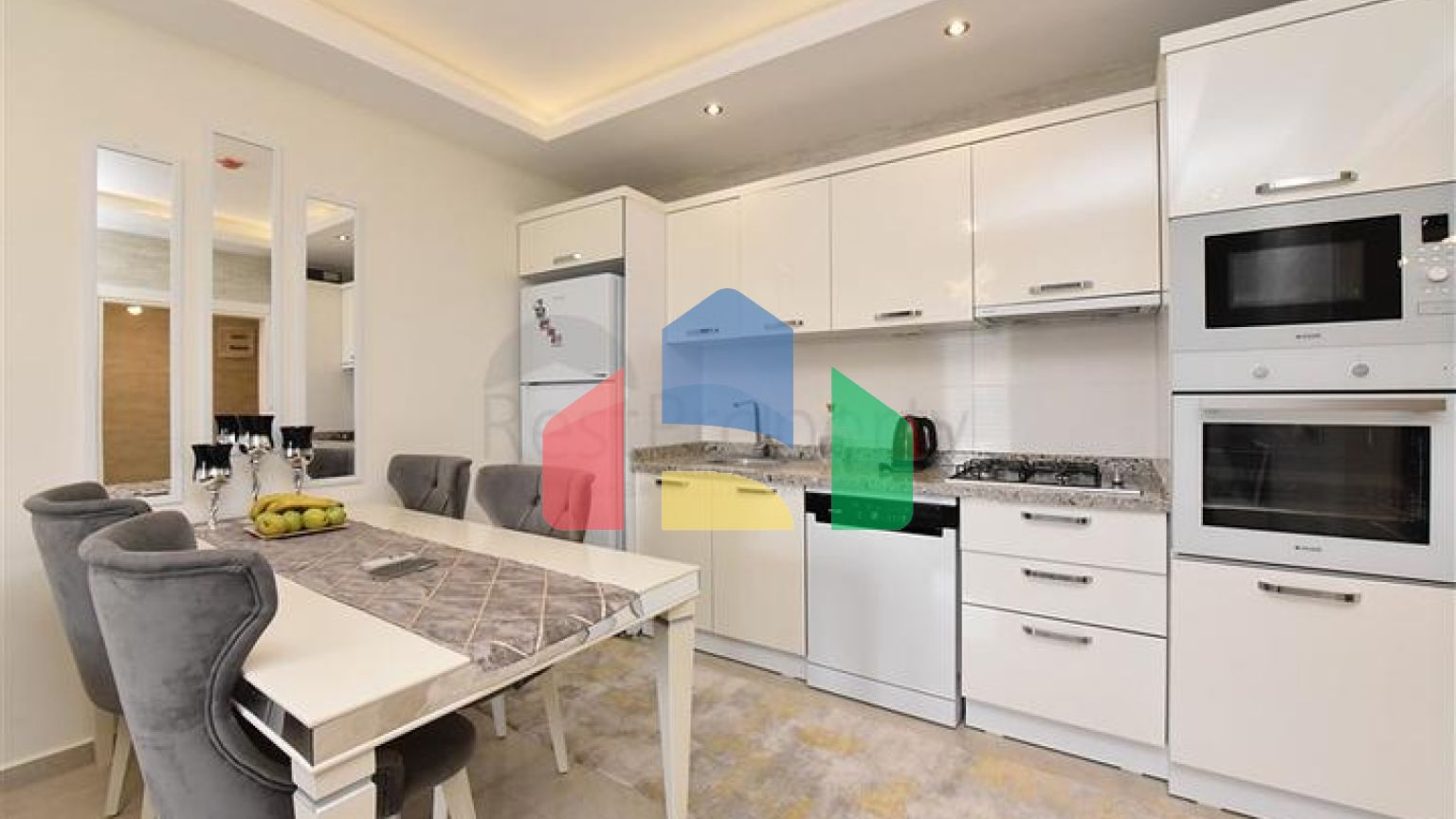 Меблированная трехкомнатная квартира в центре Махмутлара