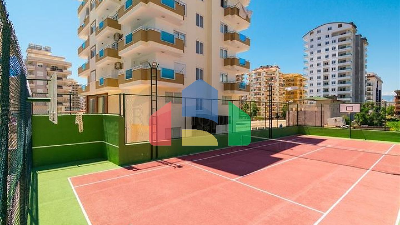 Меблированная трехкомнатная квартира в центре Махмутлара