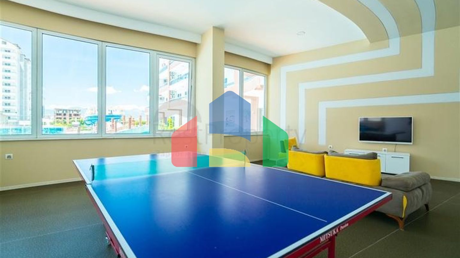 Меблированная трехкомнатная квартира в центре Махмутлара