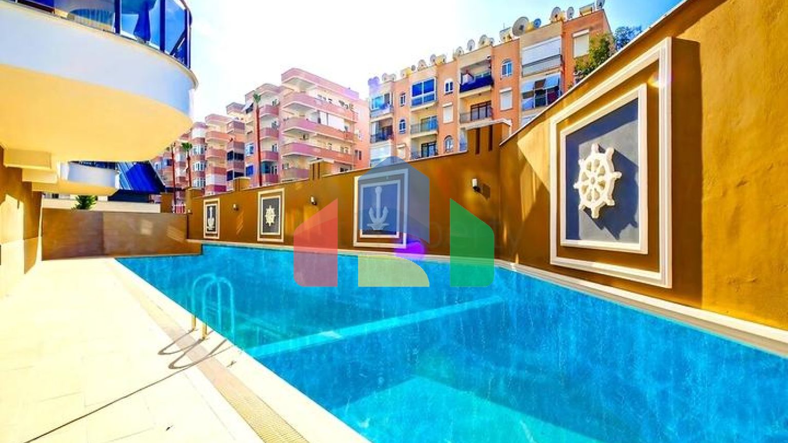 Світла квартира 2+1 в сучасному житловому будинку в районі Махмутлар