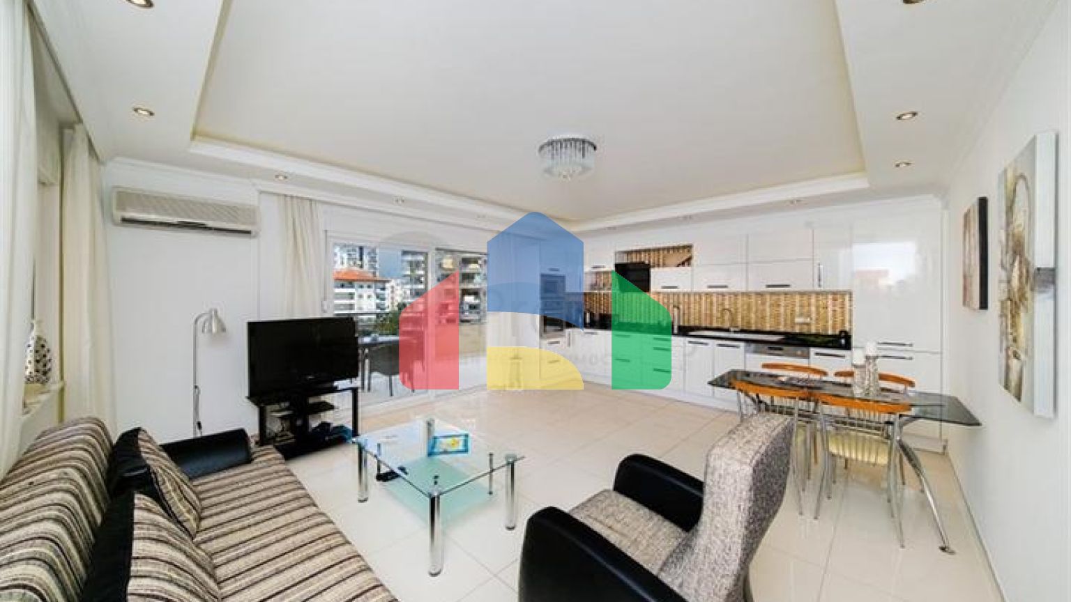 Трикімнатна квартира 2 + 1 в районі Махмутлар