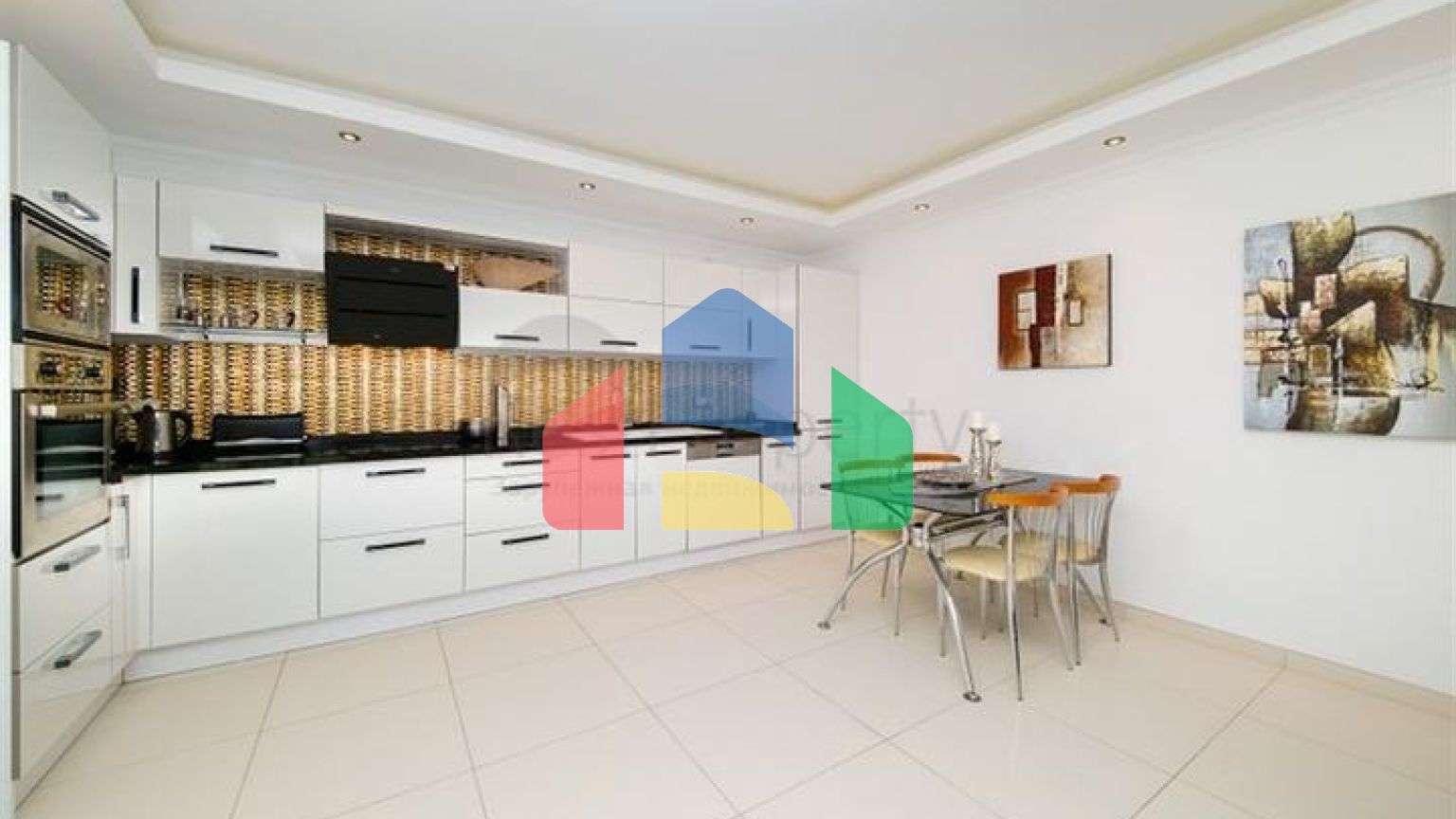 Трикімнатна квартира 2 + 1 в районі Махмутлар