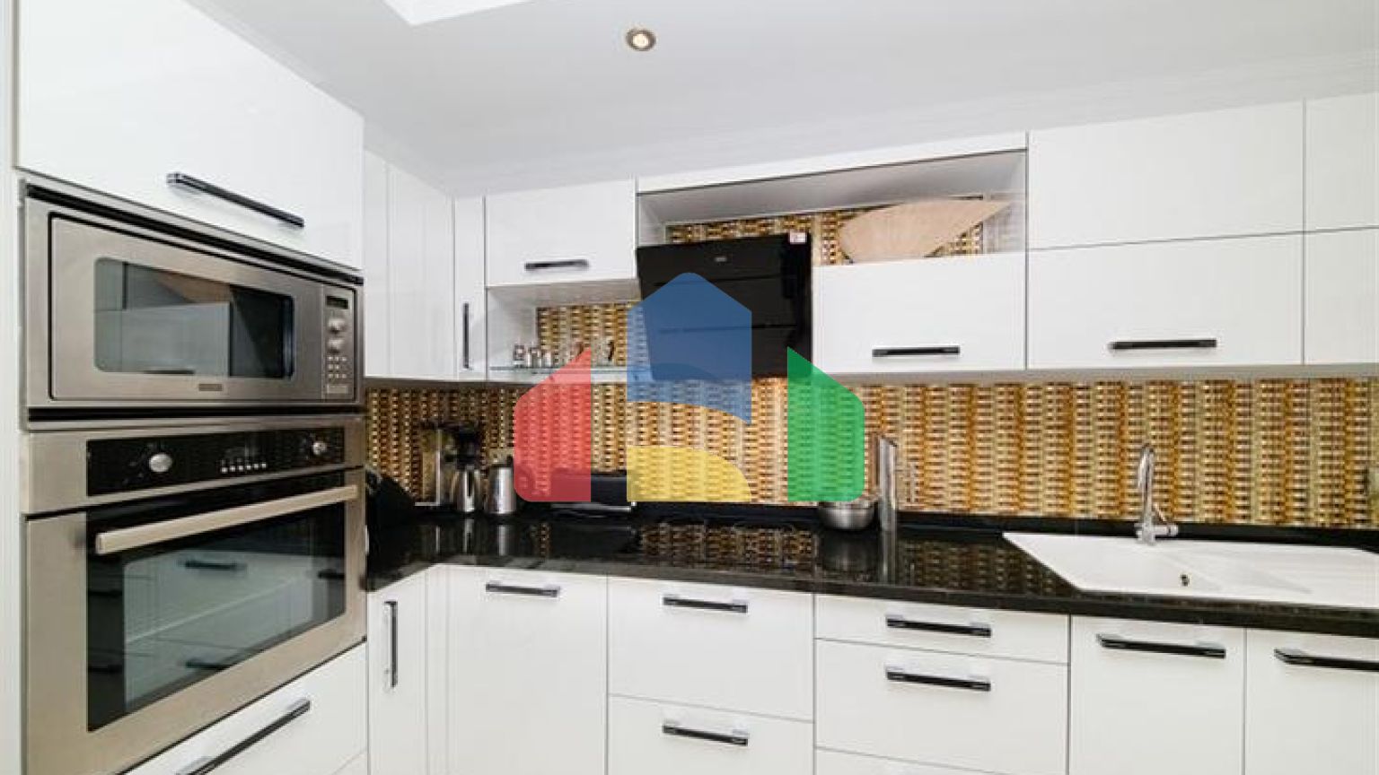 Трикімнатна квартира 2 + 1 в районі Махмутлар