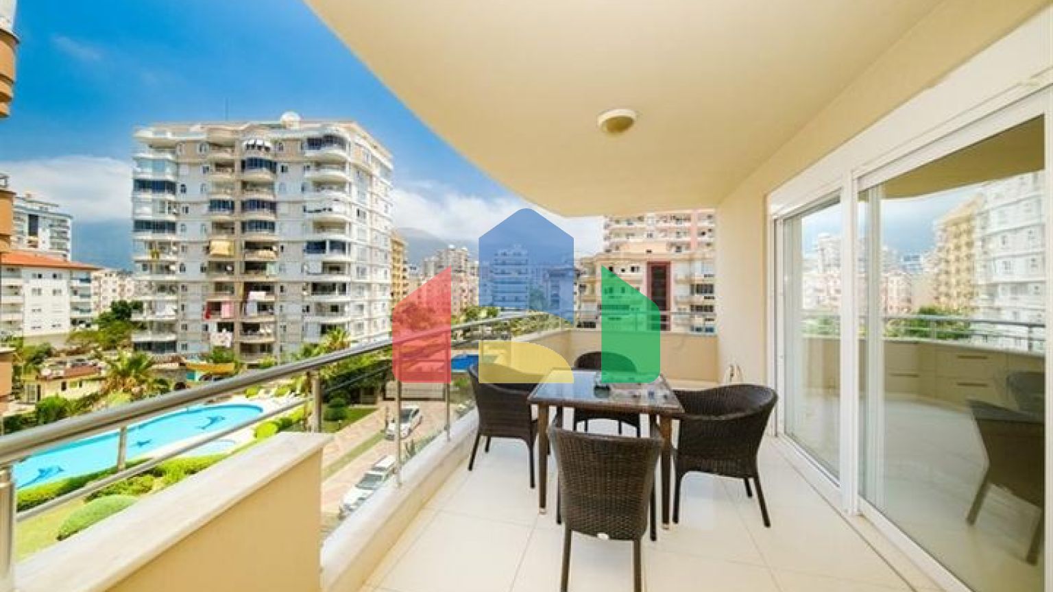 Трикімнатна квартира 2 + 1 в районі Махмутлар