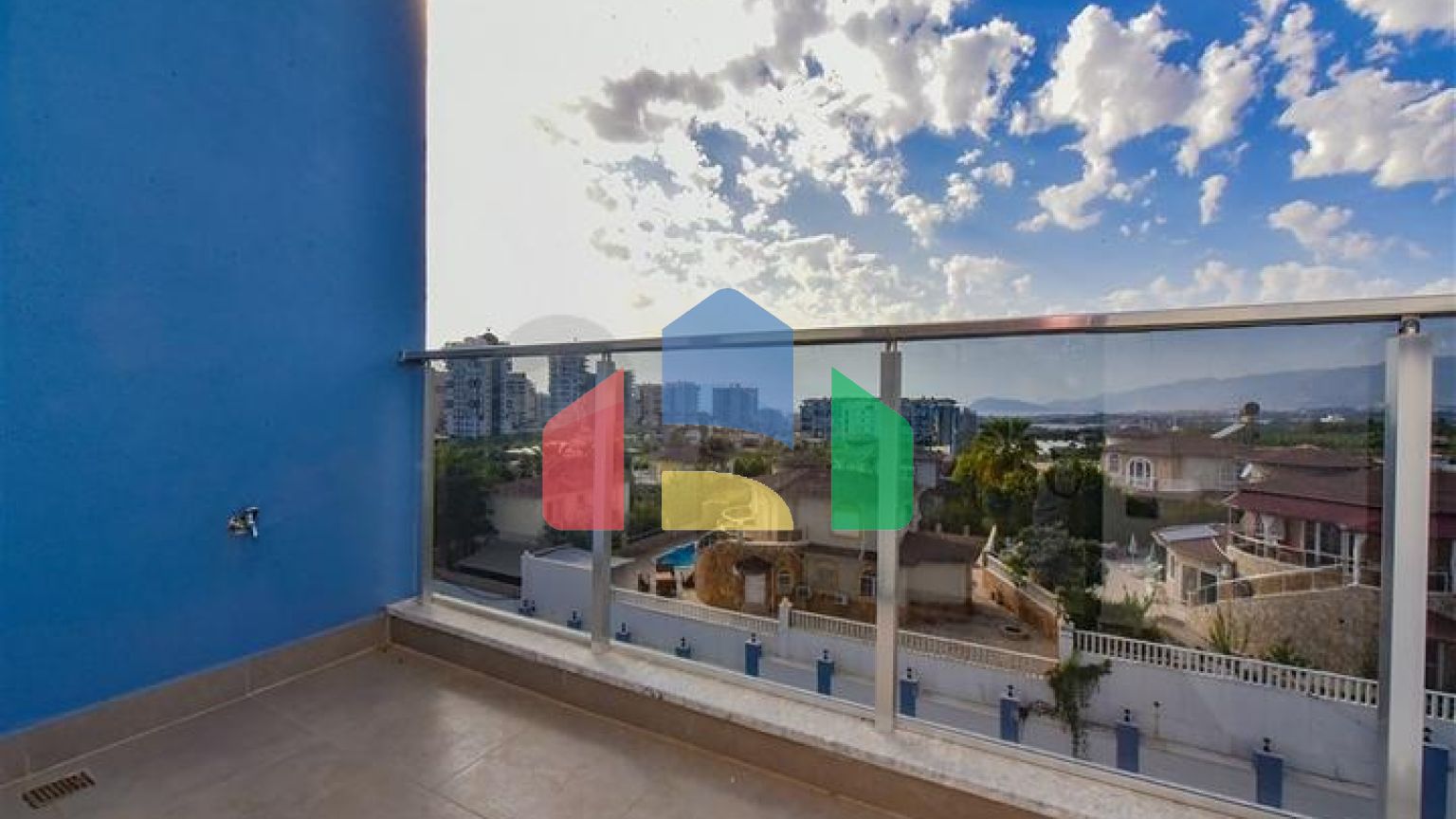 Квартира 1 + 1 в районі Махмутлар